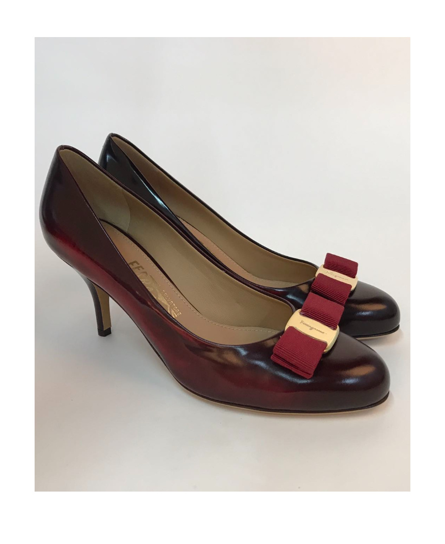 Ferragamo Logo High Heels In Black