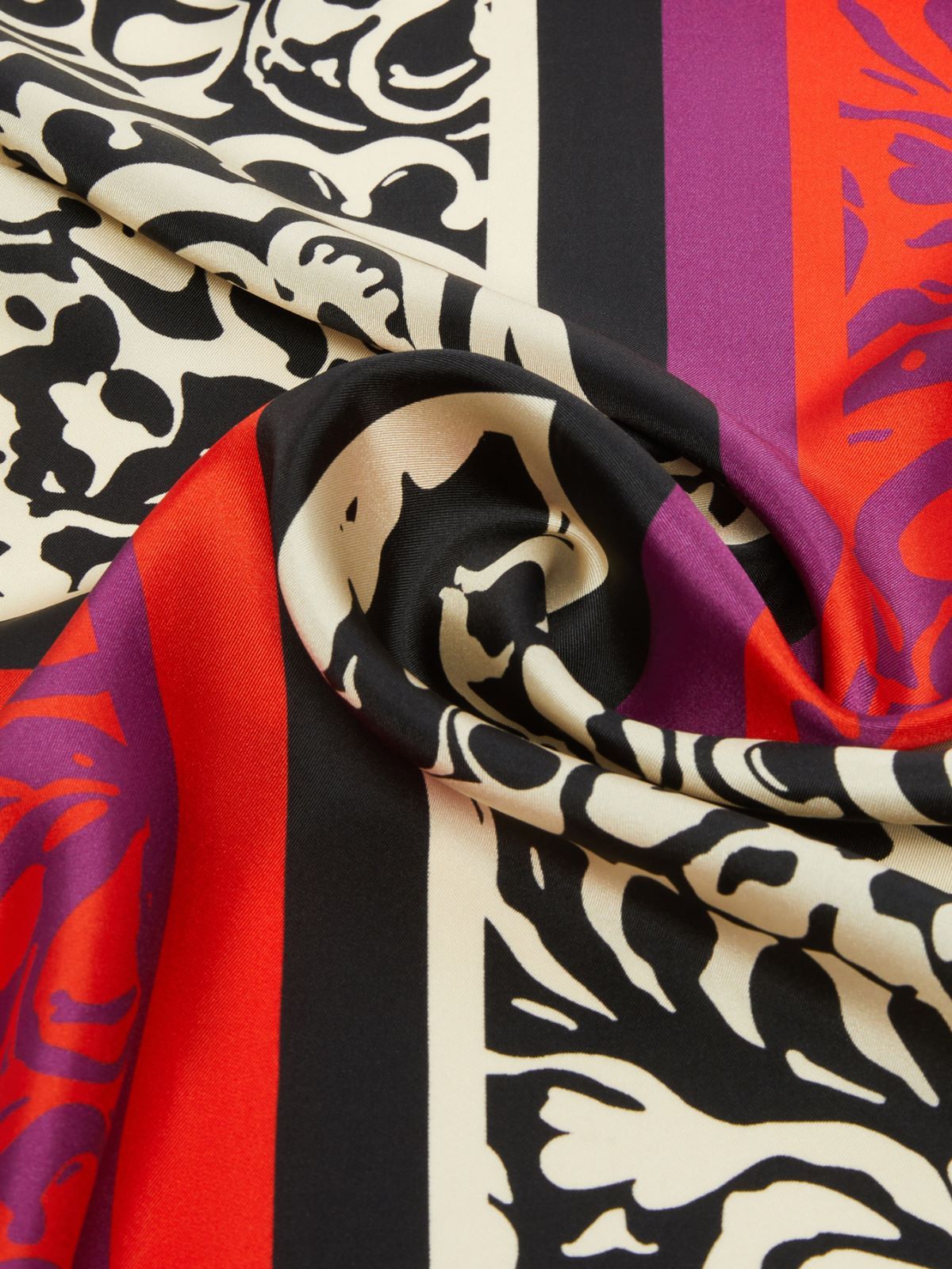 Weekend Max Mara Printed Silk Twill Foulard In Red