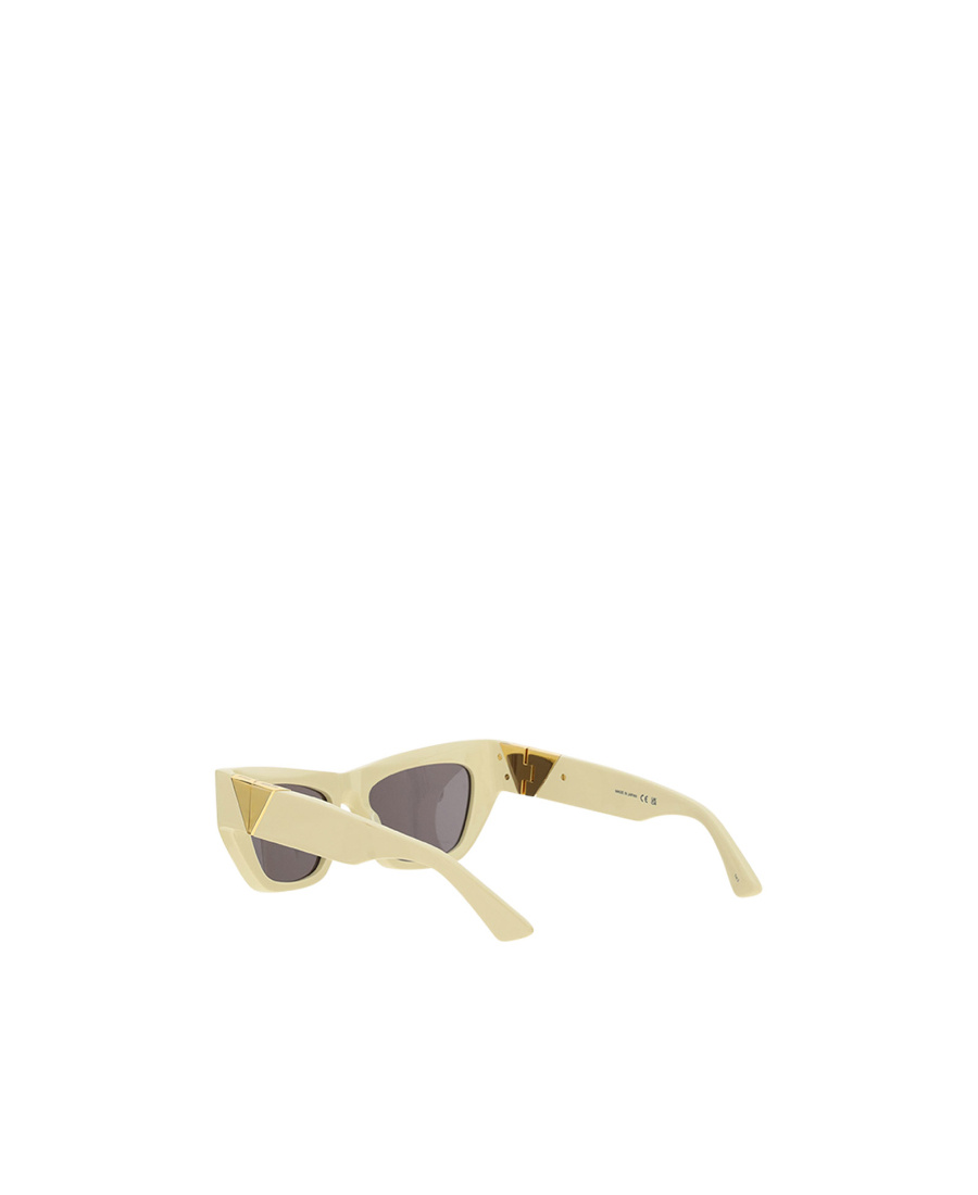Bottega Veneta Cat-eye Frame Sunglasses In Gray