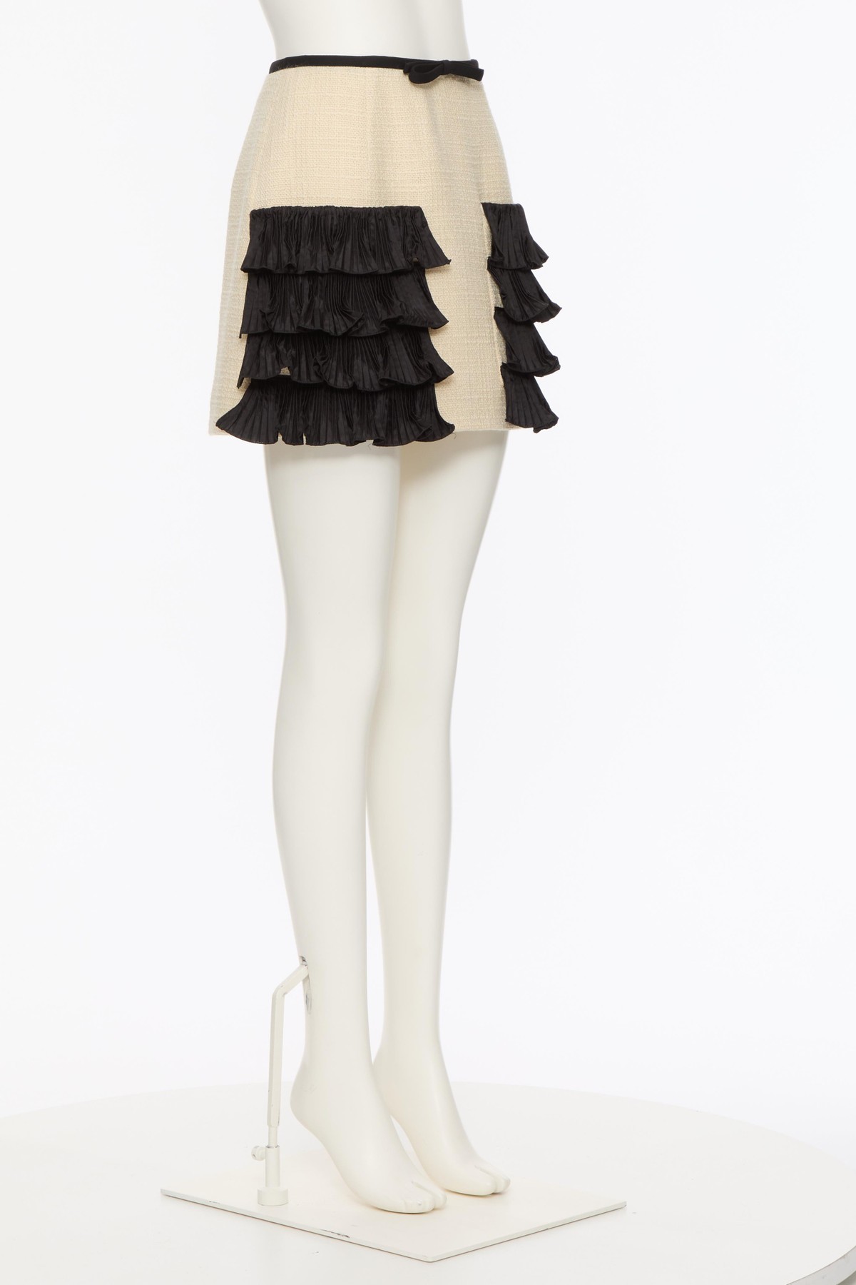 Valentino Ruffled Skirt In Black