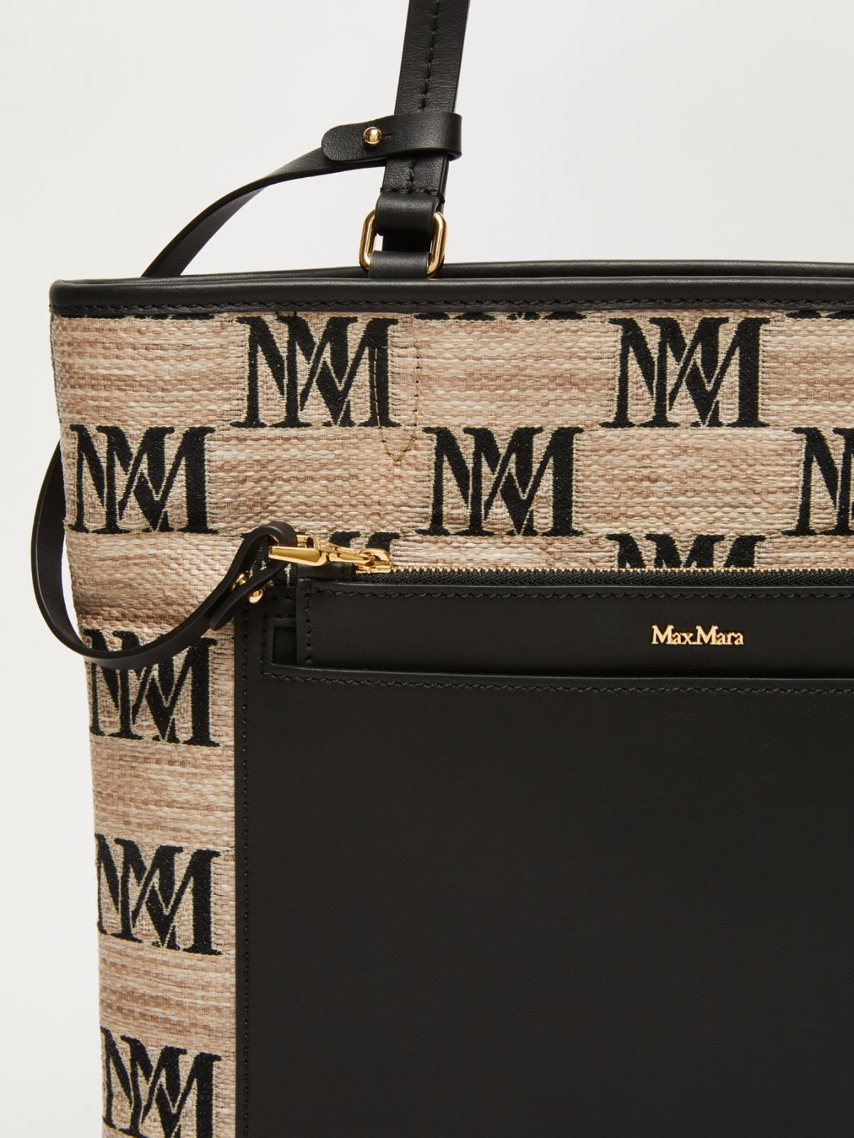 Max Mara Bucket Shoulder Bag In Black
