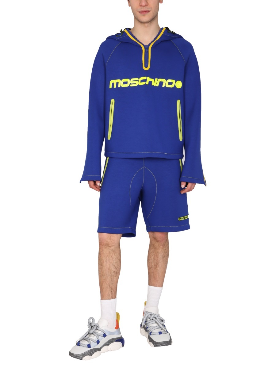 パーカー・フーディ Moschino SS22 SURF LOGO SWEATSHIRT (17102030_1296) Moschino SS22 SURF LOGO SWEATSHIRT (17102030_1296) (Moschino