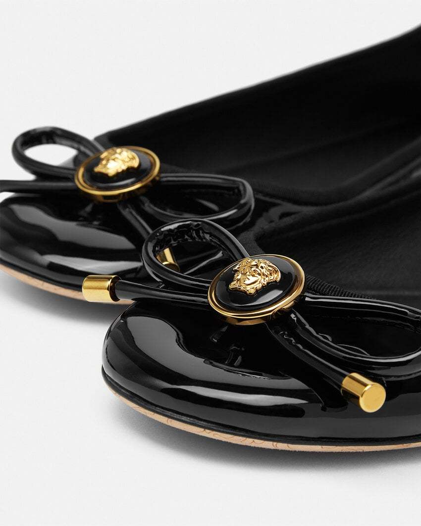 Versace Opera Bow Patent Leather Ballerinas In Black