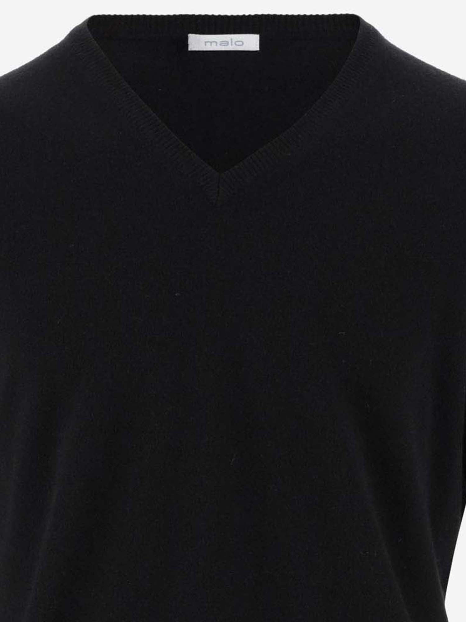 Malo Fine-knit Cashmere Jumper In Black