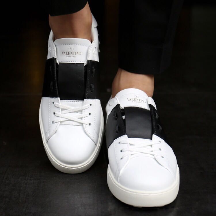 Valentino Rockstud Untitled Sneakers In White