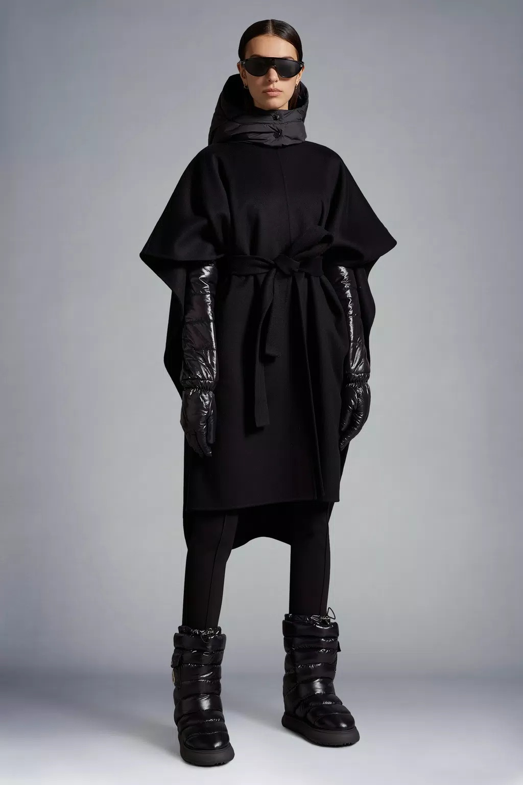Moncler Hooded Logo Wool Cloak In Black