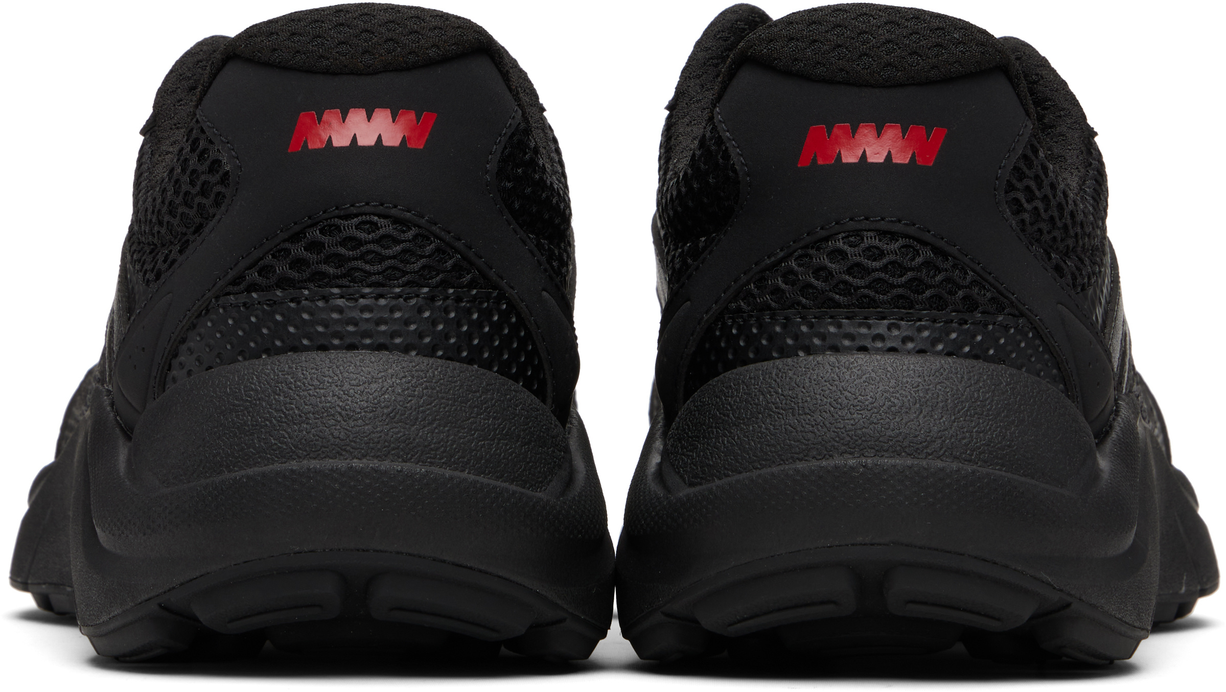 Hugo Boss Round Toe Low-top Sneakers In Black