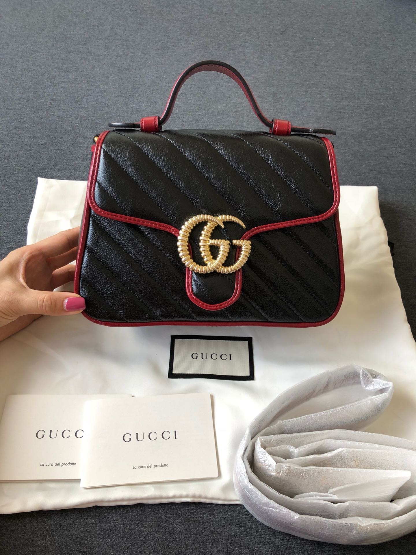 Gucci Gg Marmont Shoulder Bag In Black