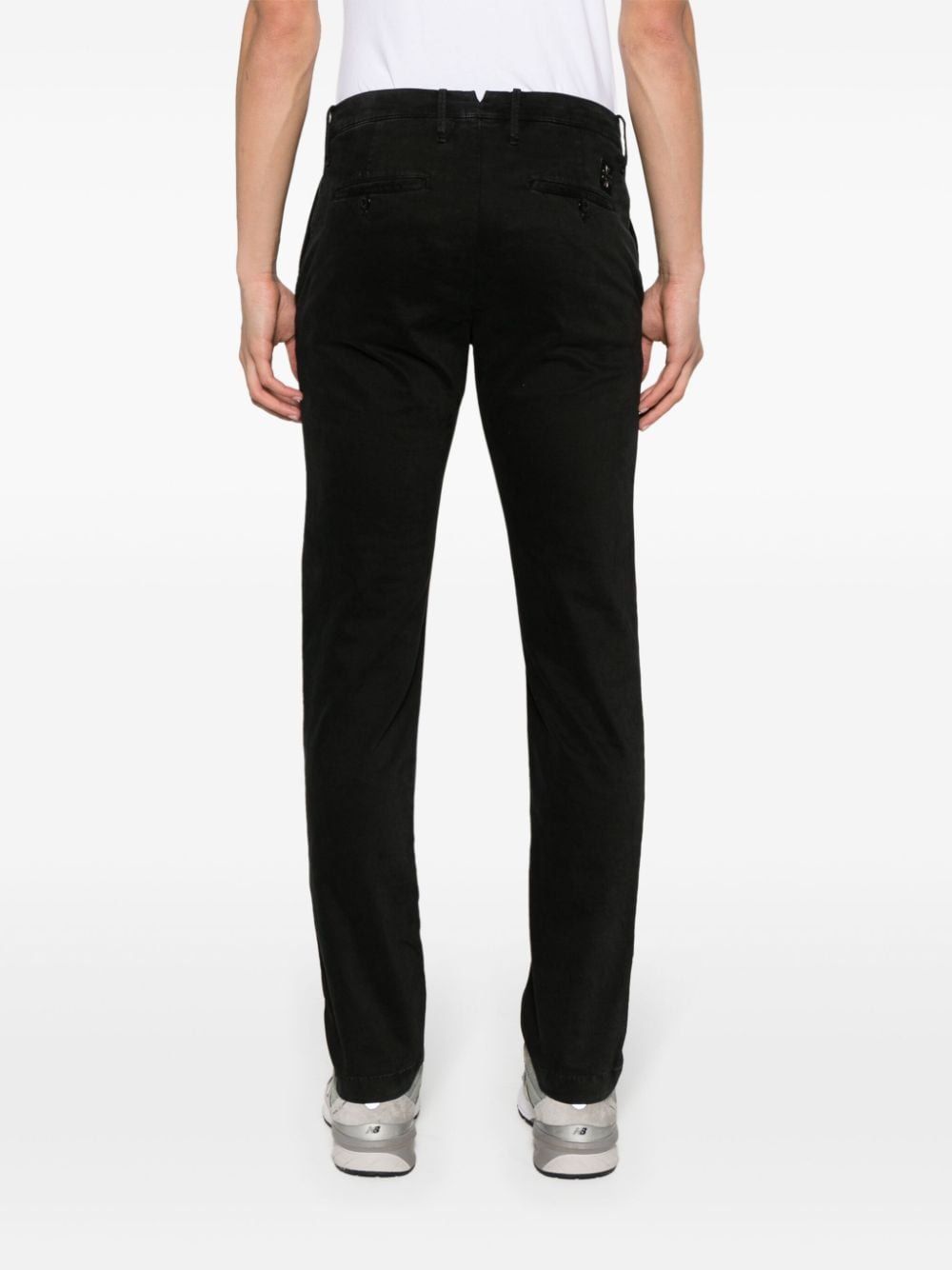 Jacob Cohen Bobby Mid-rise Tapered Chinos In Black