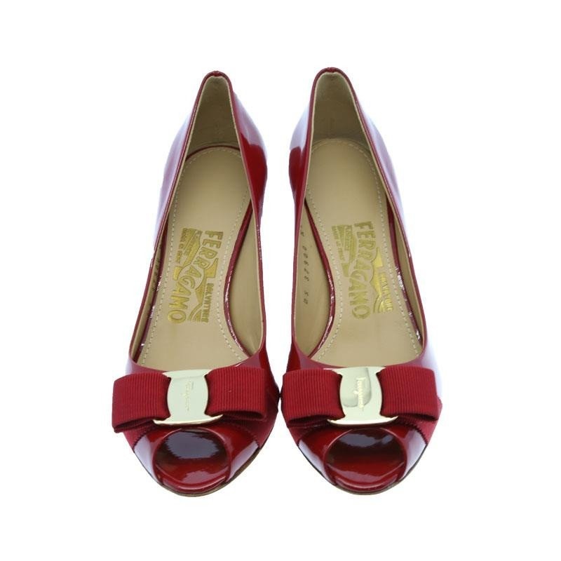 Ferragamo Bow Knot Fish Mouth Slope Heel Shoes In Red