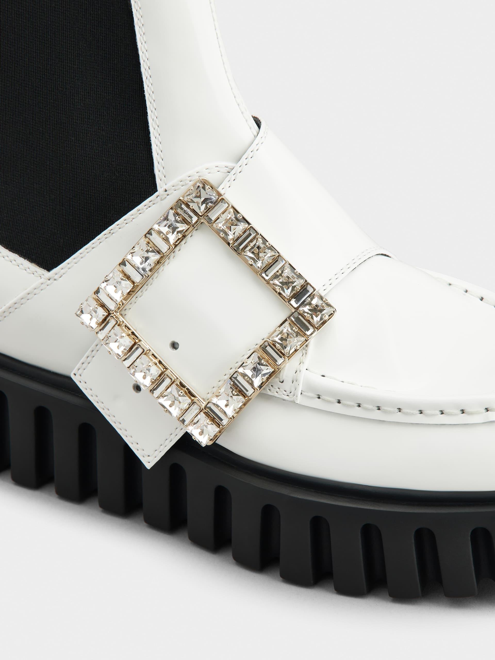 ROGER VIVIER VIV' GO-THICK STRASS BUCKLE CHEALSEA ANKLE BOOTS IN PATENT LEATHER