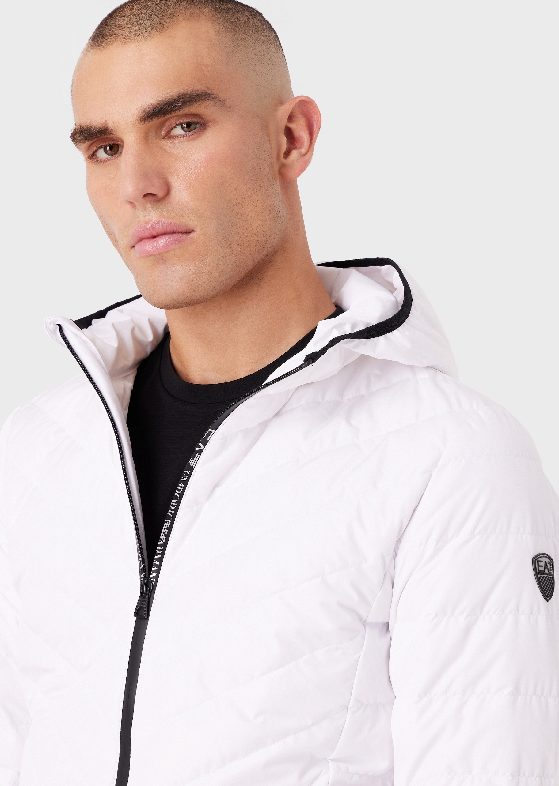 Ea7 Long-sleeved Hooded Down Jacket In White