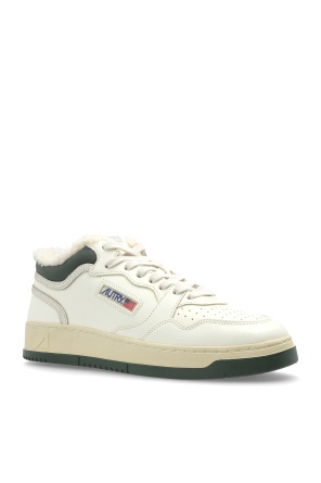 Autry Round-toe Low-top Casual Shoes In White