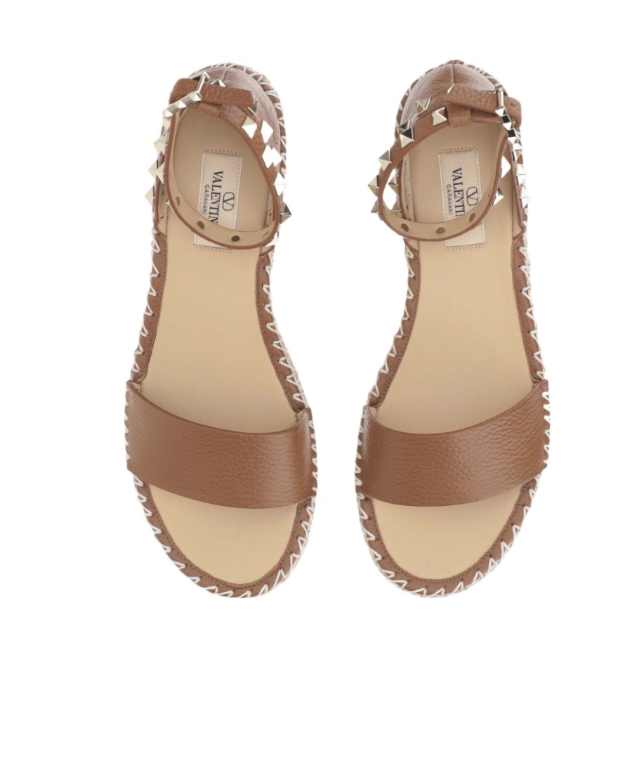 Valentino Garavani Rockstud 55 Grainy Leather Platform Sandal In Tan