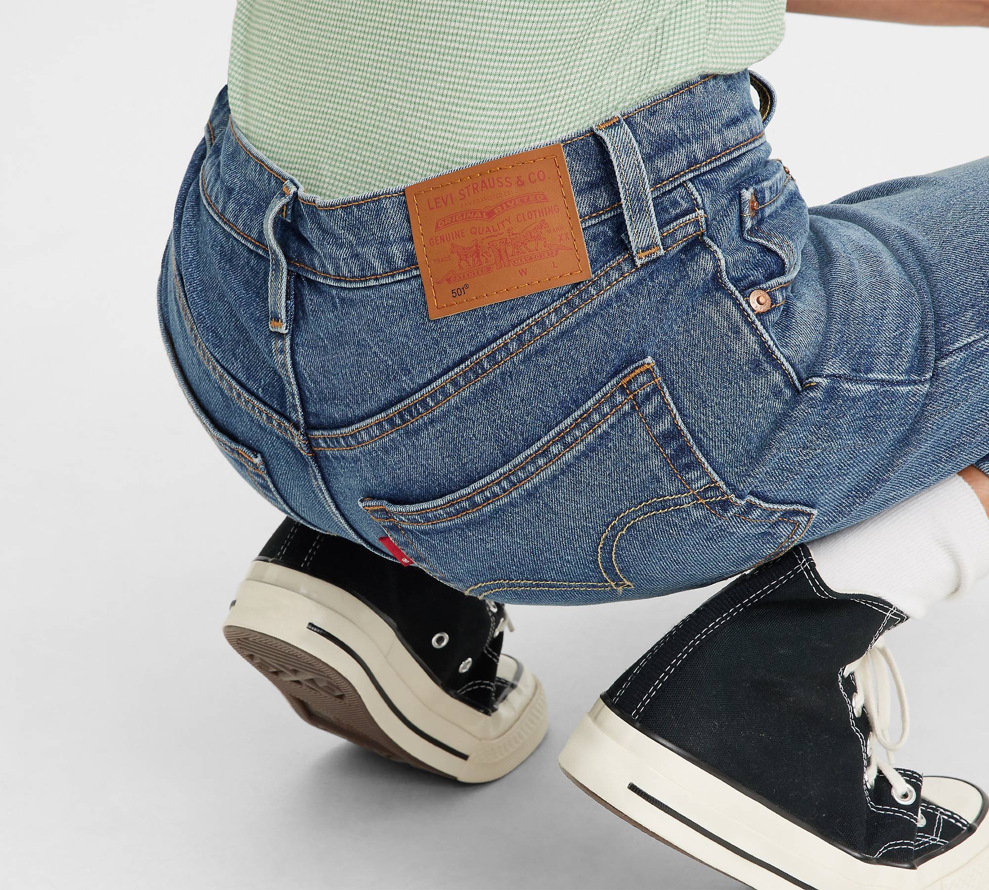 Shop Levi's 501 Cropped Jeans In Blue