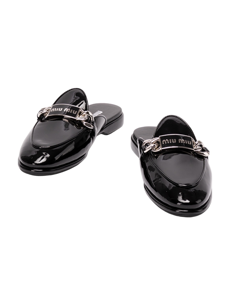 Miu Miu Round-headed Muller Shoes In Black