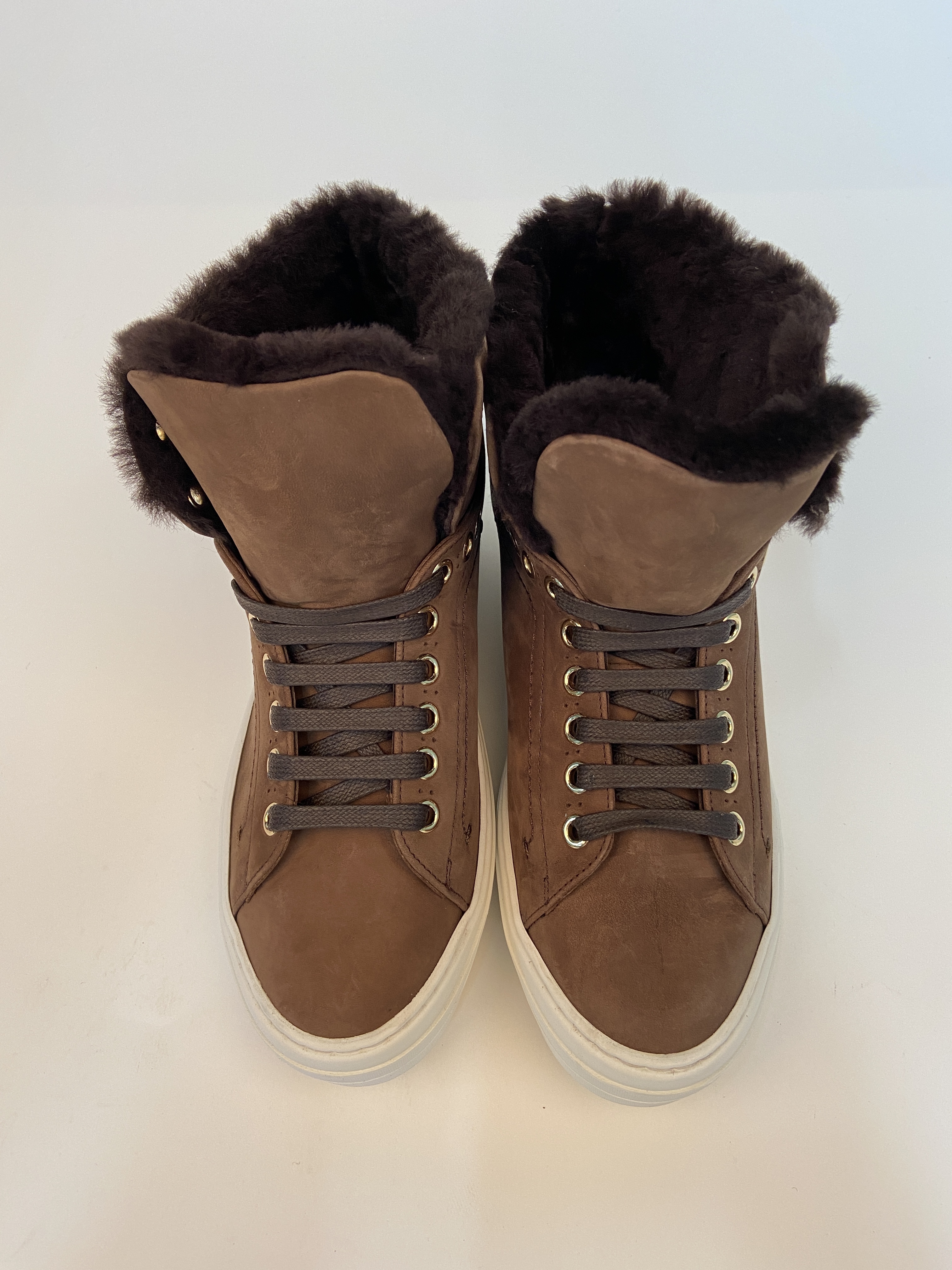 Ferragamo Logo Casual Sports Shoes In Brown