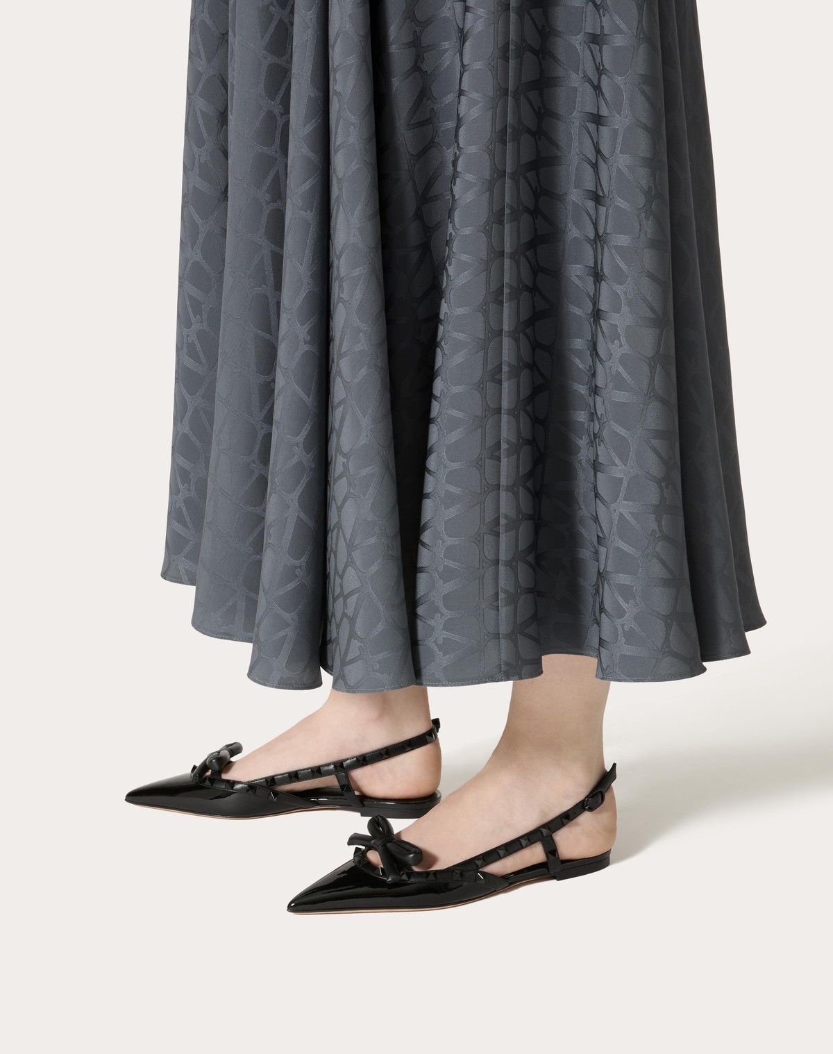 Valentino Rockstud Bow Slingback Ballerina In Patent Leather With Tone-on-tone Studs In Black