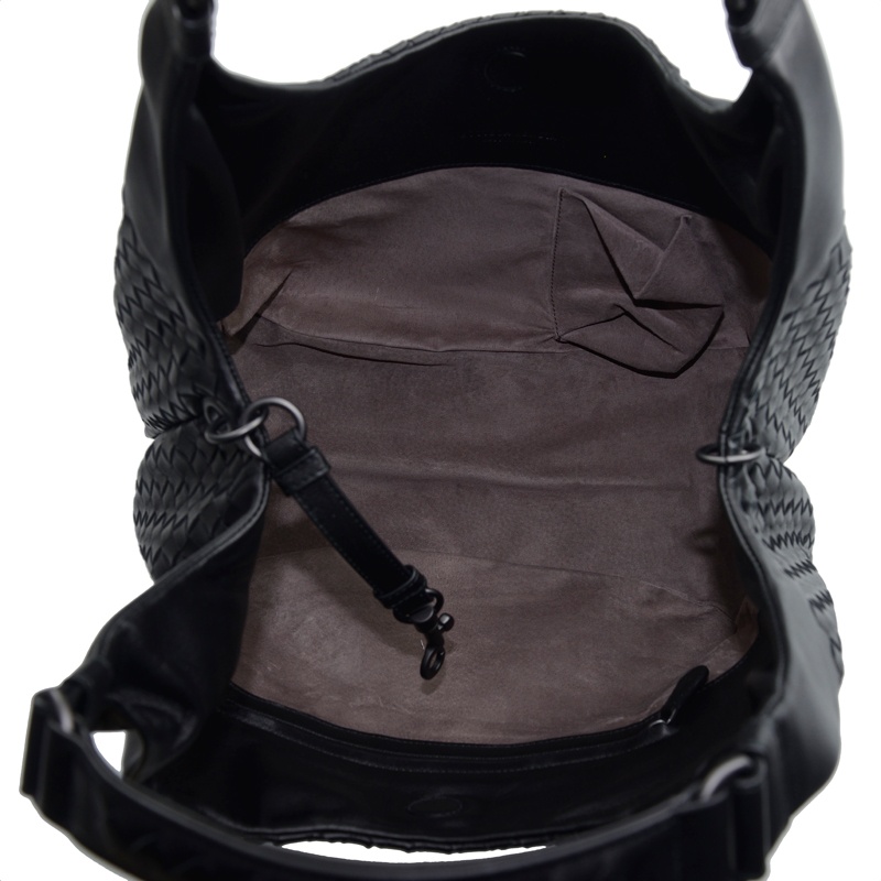 Bottega Veneta Knitted Handbag In Black