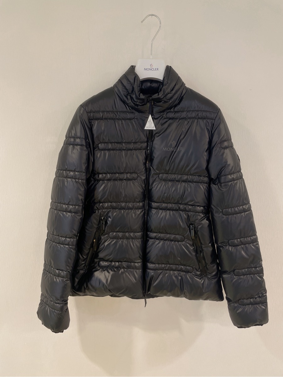 Moncler Logo-print Padded Jacket In Black