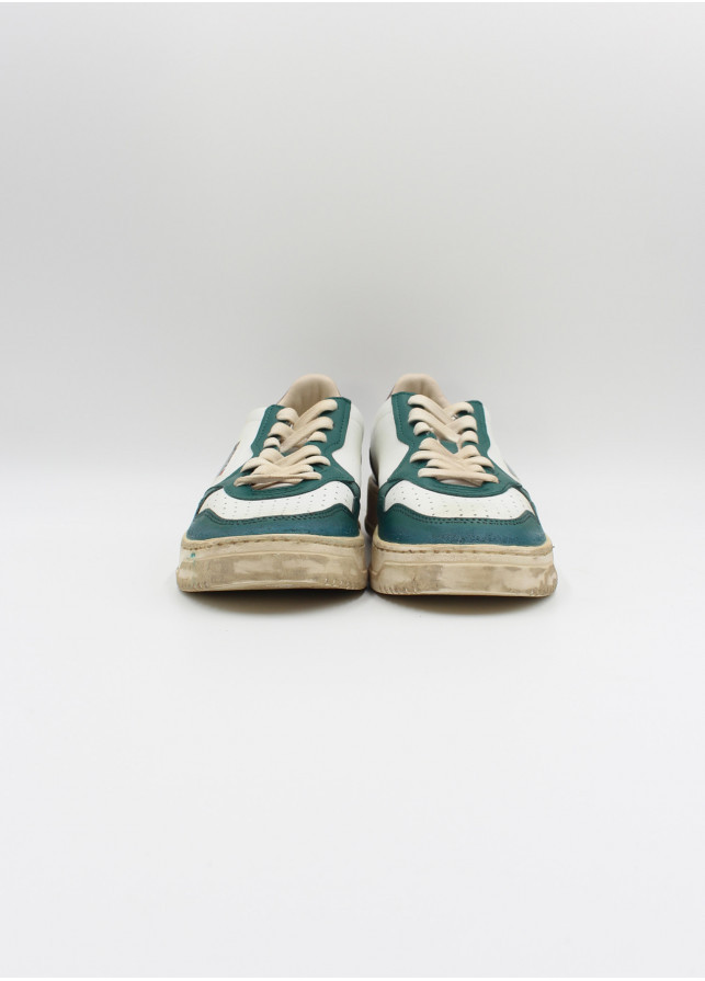 Autry Medalist Low Super Vintage Sneakers In White Pine Grove Leather And Rum Raisin In Nude
