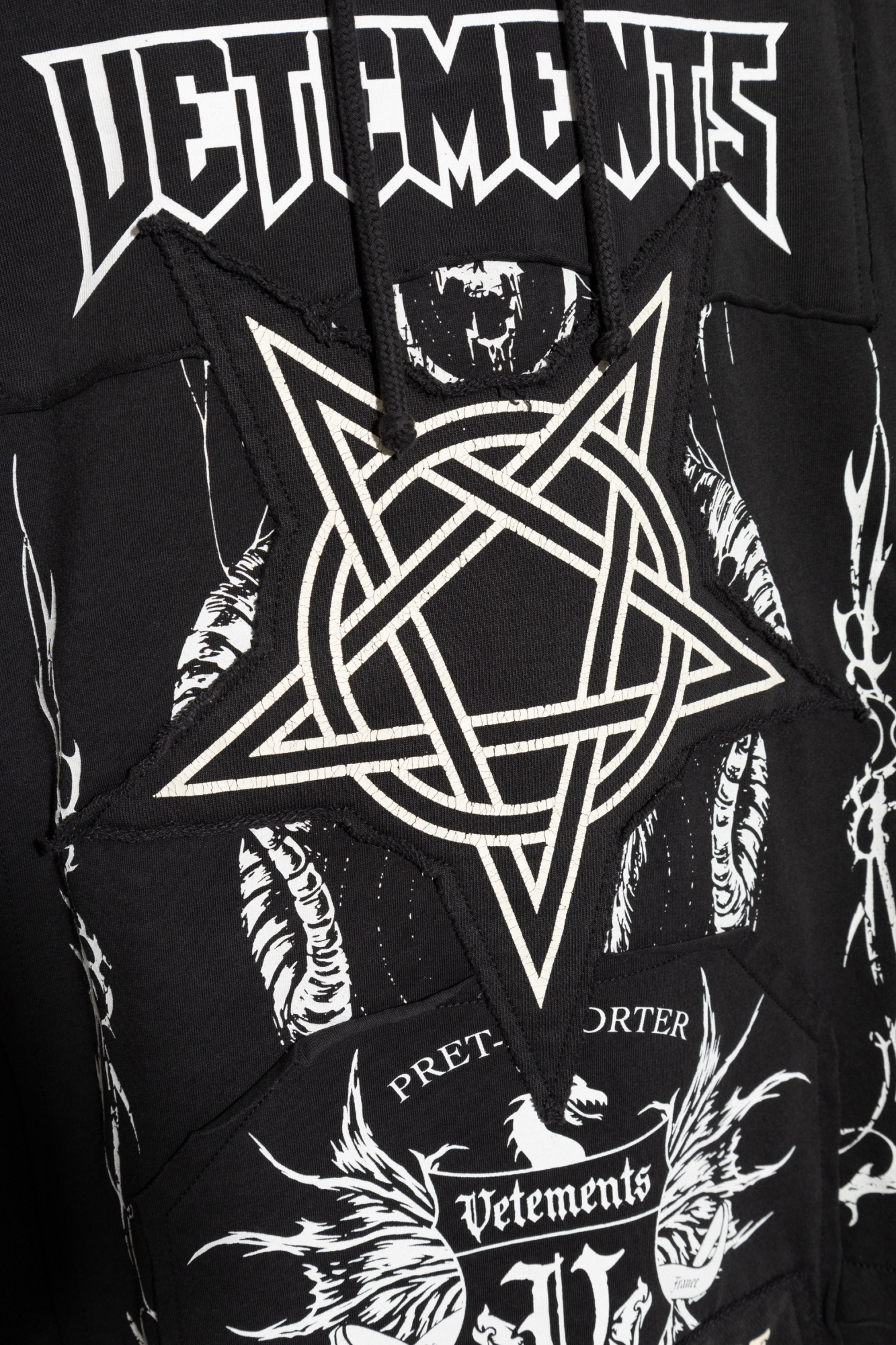 Vetements Long-sleeved Sweater In Black