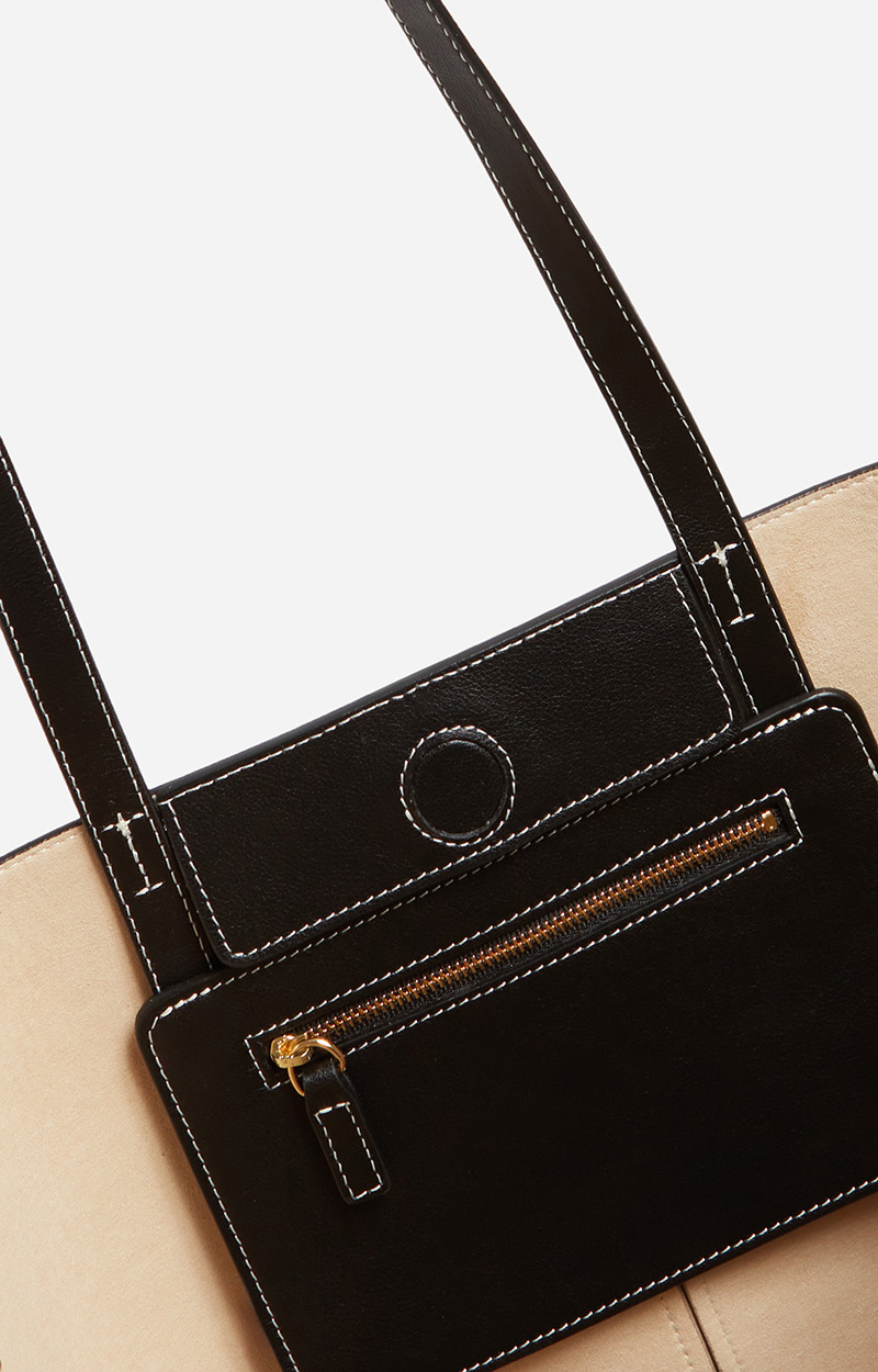Vanessa Bruno Small Daily Shoulder Bag In Black