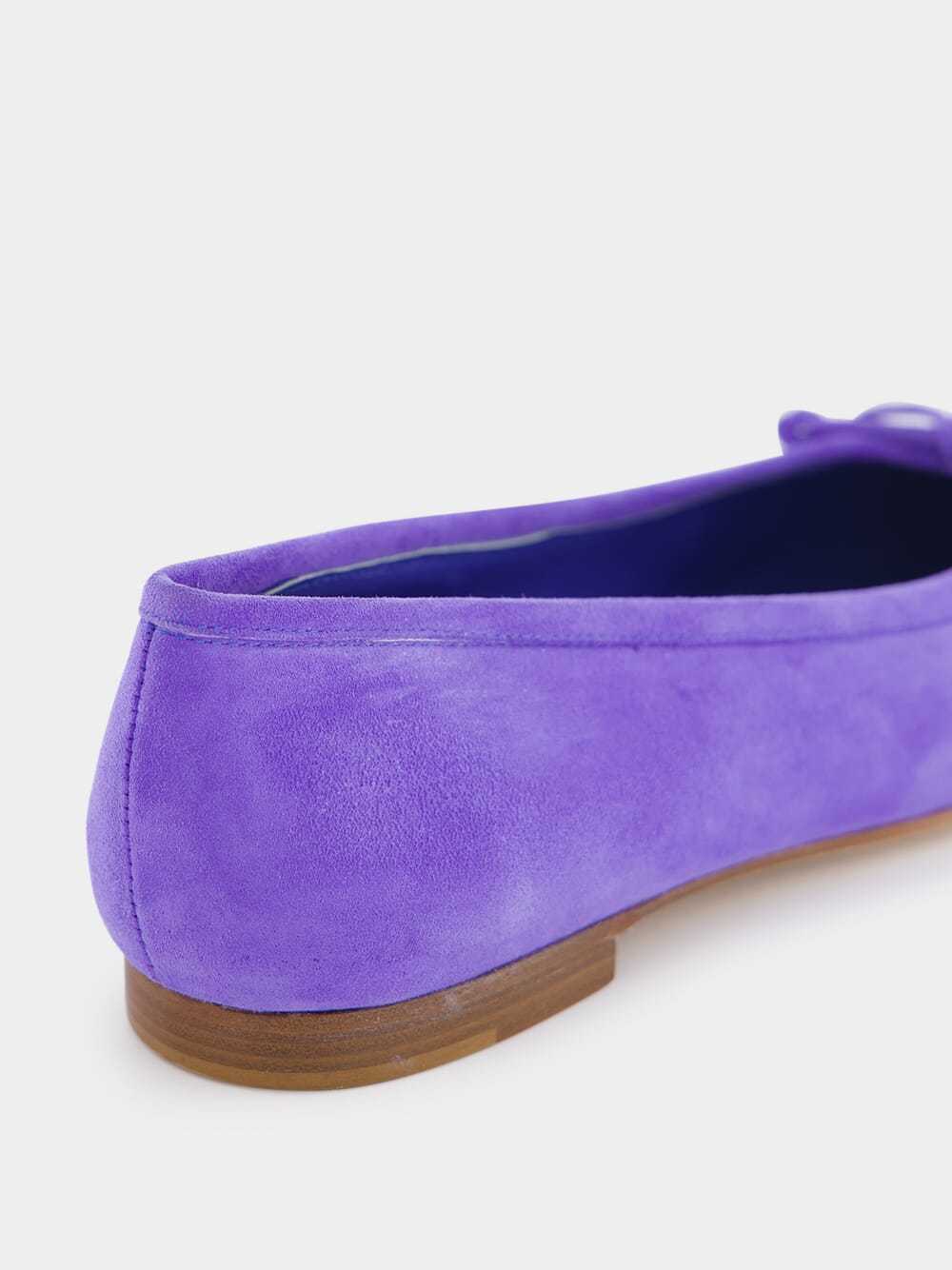 Manolo Blahnik Round-head Flat Shoes In Blue