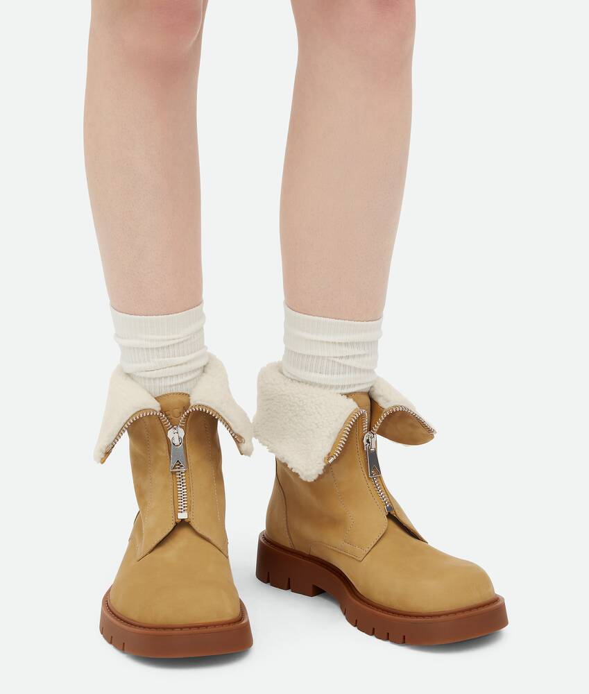 Bottega Veneta Haddock Shearling-lined Nubuck Ankle Boots In Brown