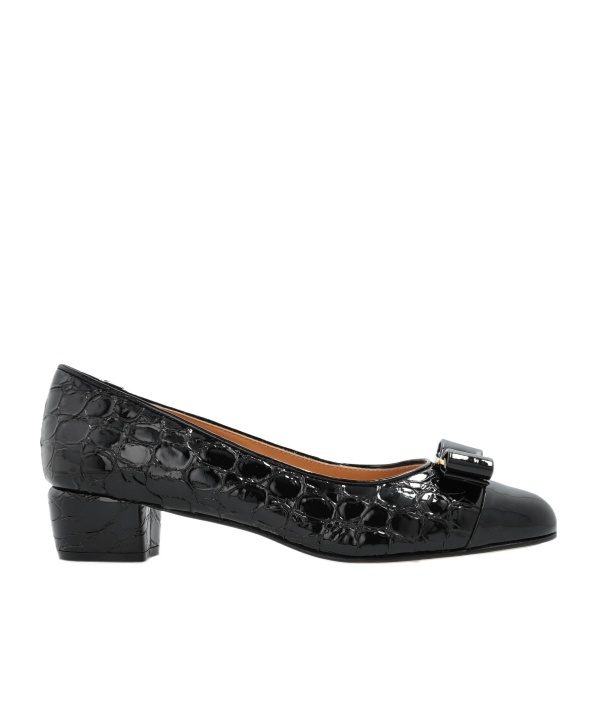 Ferragamo Vara Q Bow-embellished Quilted Patent-leather Pumps In Black