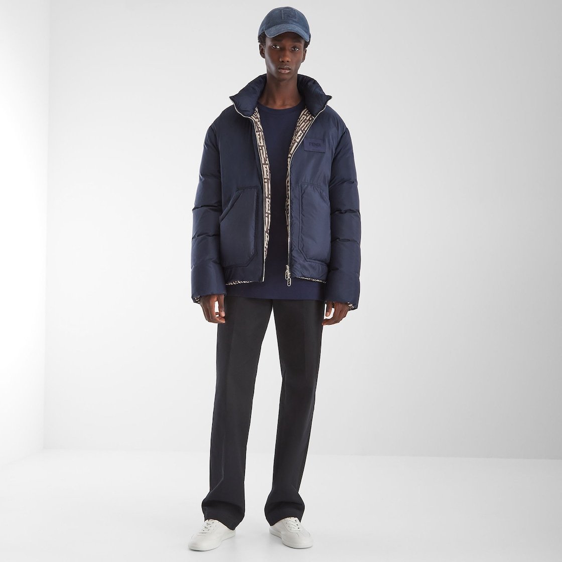 Fendi Logo Patch Casual Pants In Black