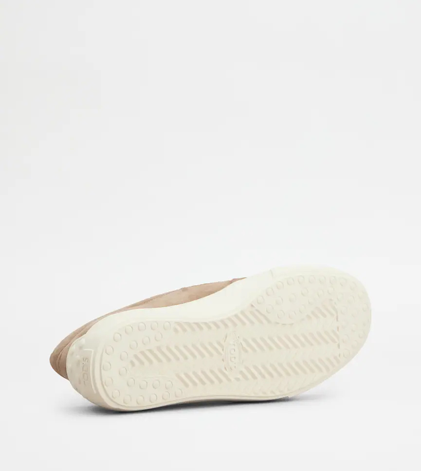 Tod's Slip-on Low-top Casual Shoes In Brown