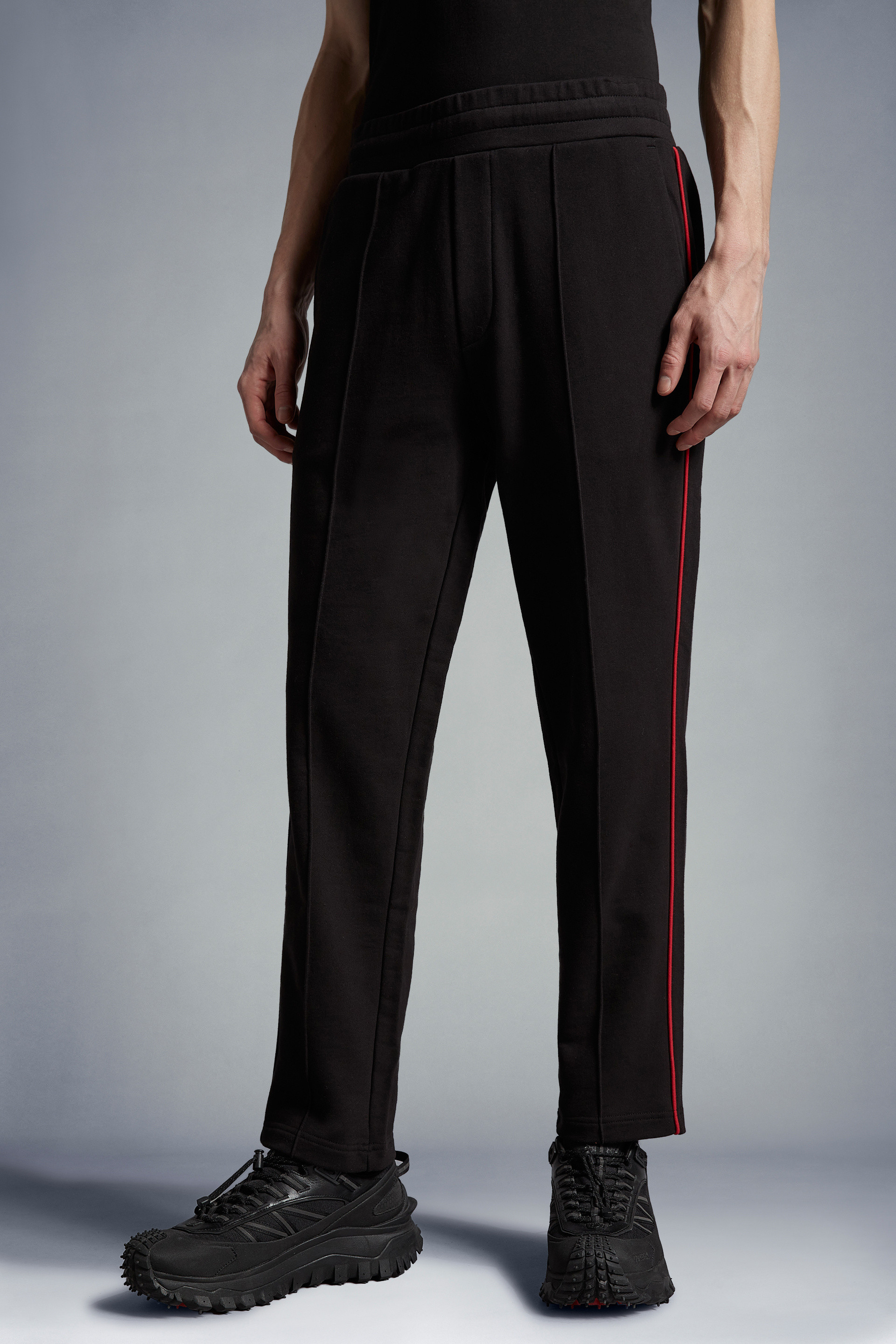 Moncler Drawcord Cuffed Pants In Black