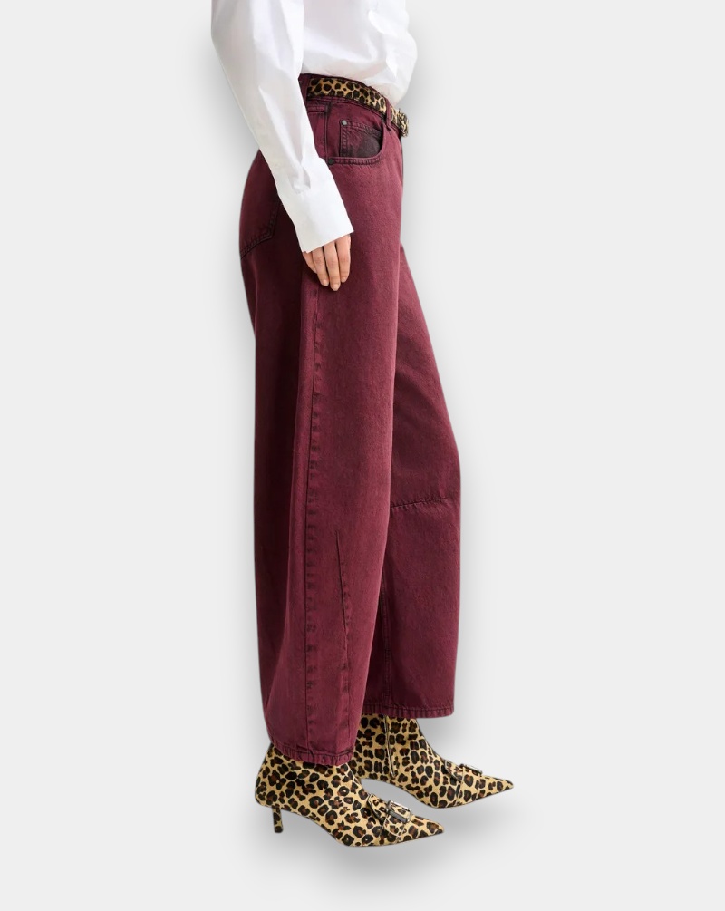 Essentiel Antwerp Impressive Twisted-seam Jeans In Burgundy