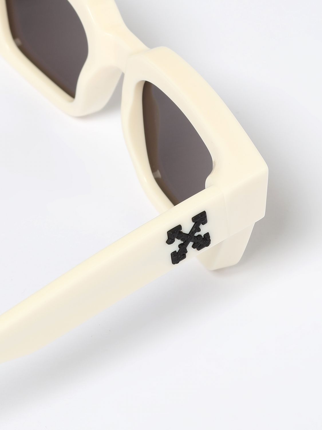 Off-white Arthur Rectangular Frame Sunglasses In White