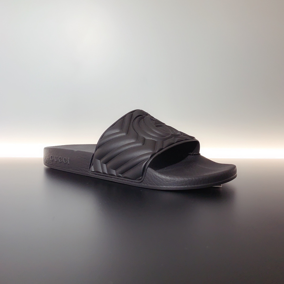 Gucci Double G Matelassé Slides In Black