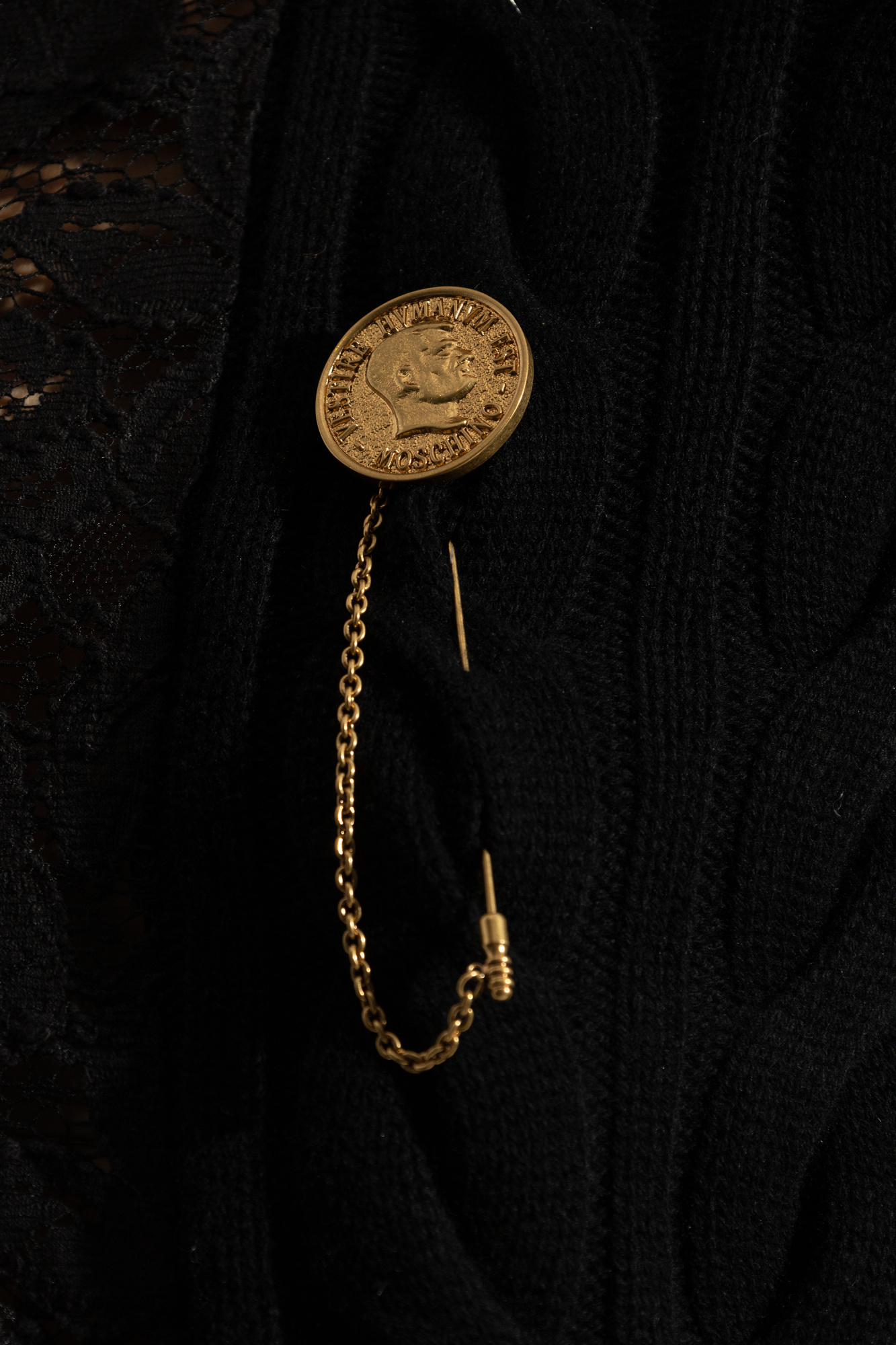 Moschino Coin-design Chain Brooch In Gold
