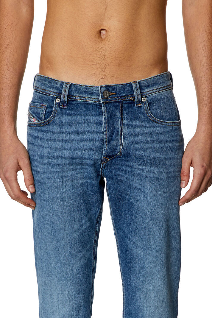 Diesel 1995 D-sark Mid-rise Straight-leg Jeans In Blue