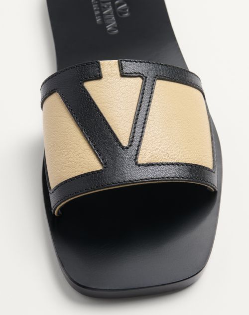 Valentino Garavani Viva Superstar Slide Sandal In Nappa Leather In Black