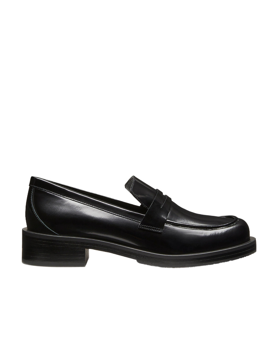 Stuart Weitzman Palmer Bicolor Penny Loafers In Black
