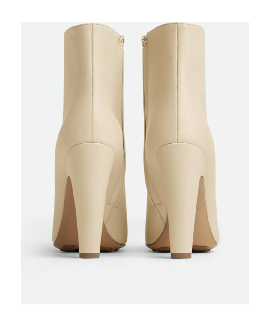 Bottega Veneta Sea Salt Canalazzo Boot In Nude