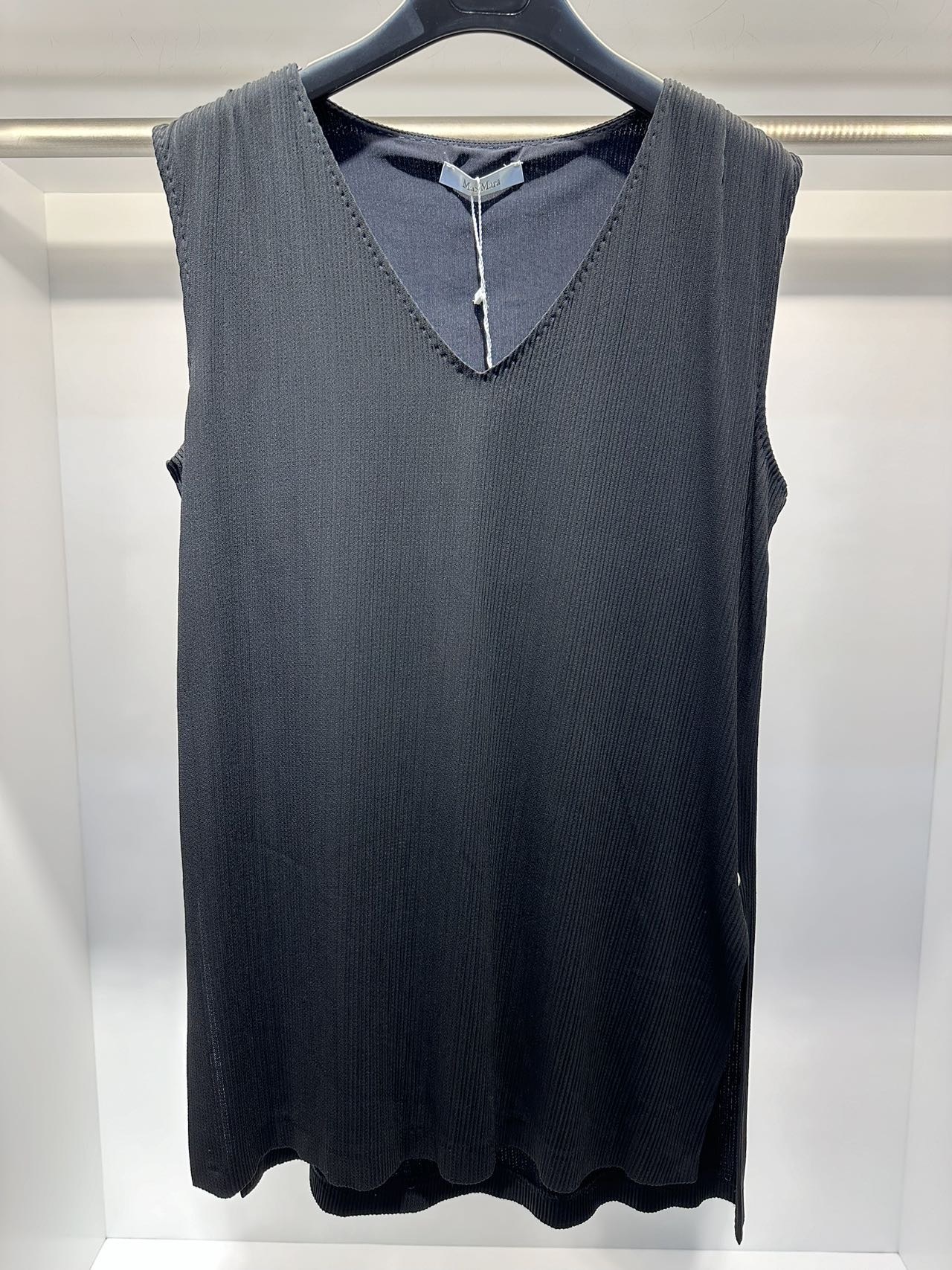 Max Mara V-neck Vest In Black