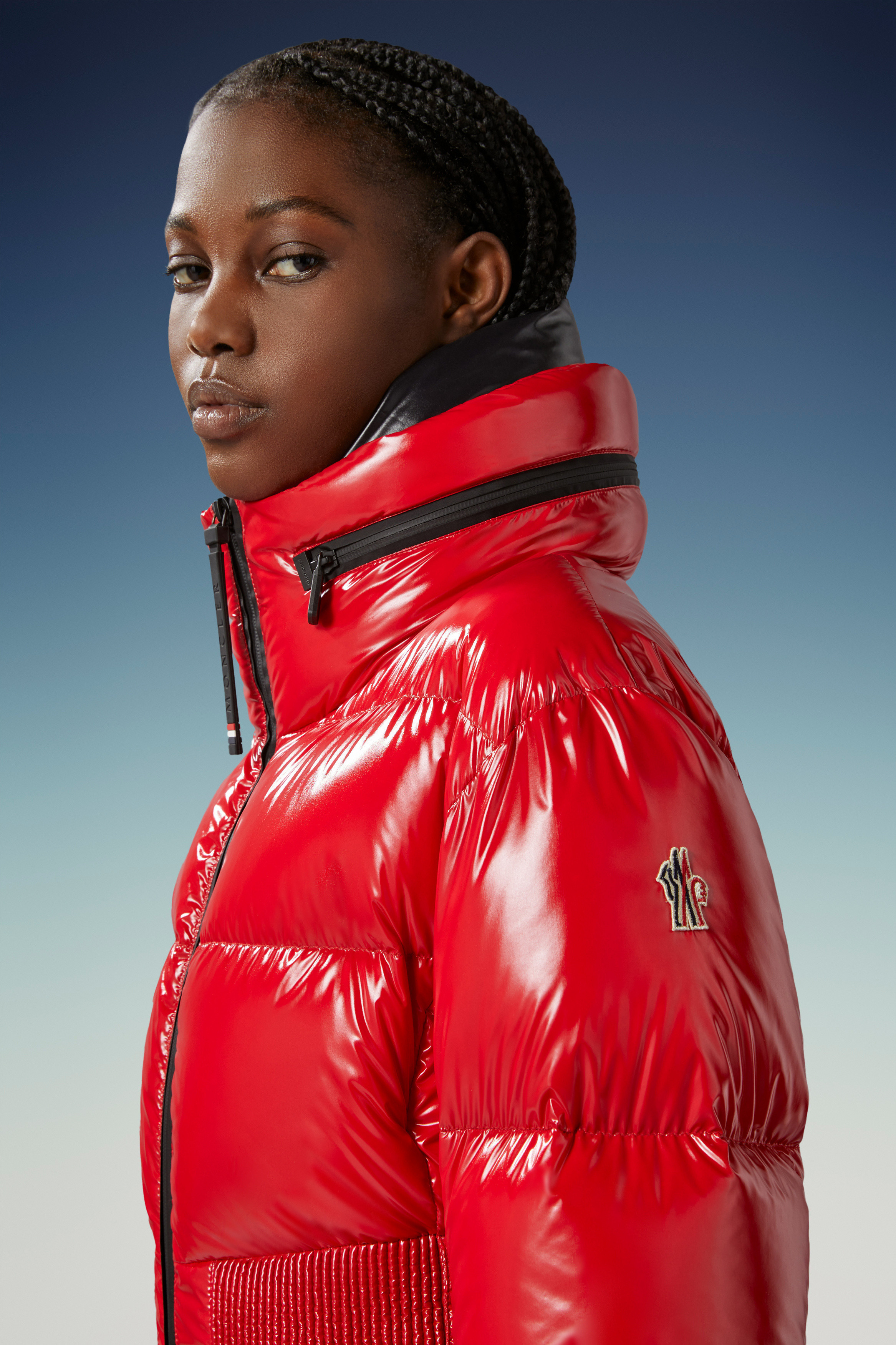 Moncler Rochers Hooded Short Style Down Jacket In Red