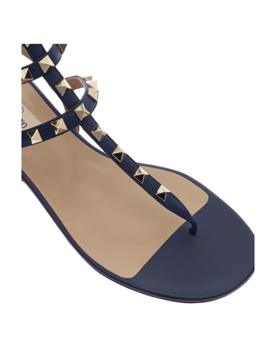Valentino Garavani Rockstud Flip-flop Sandlas In Black
