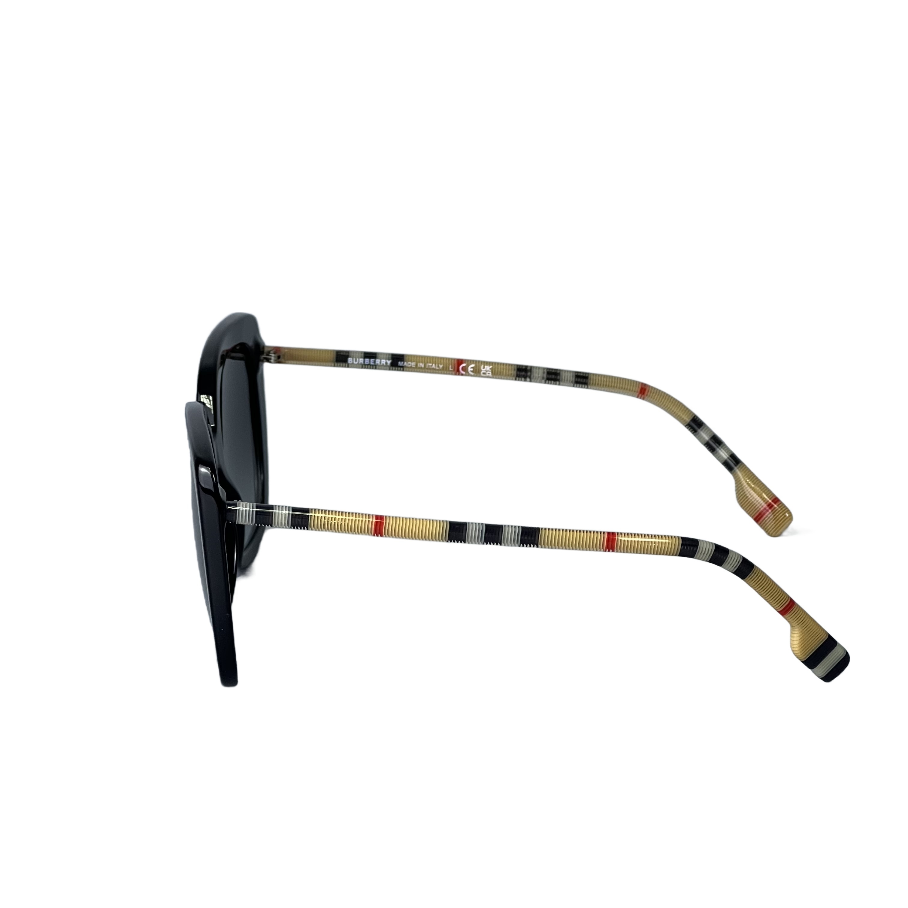 Burberry Eyewear Square Frame Sunglasses In Black