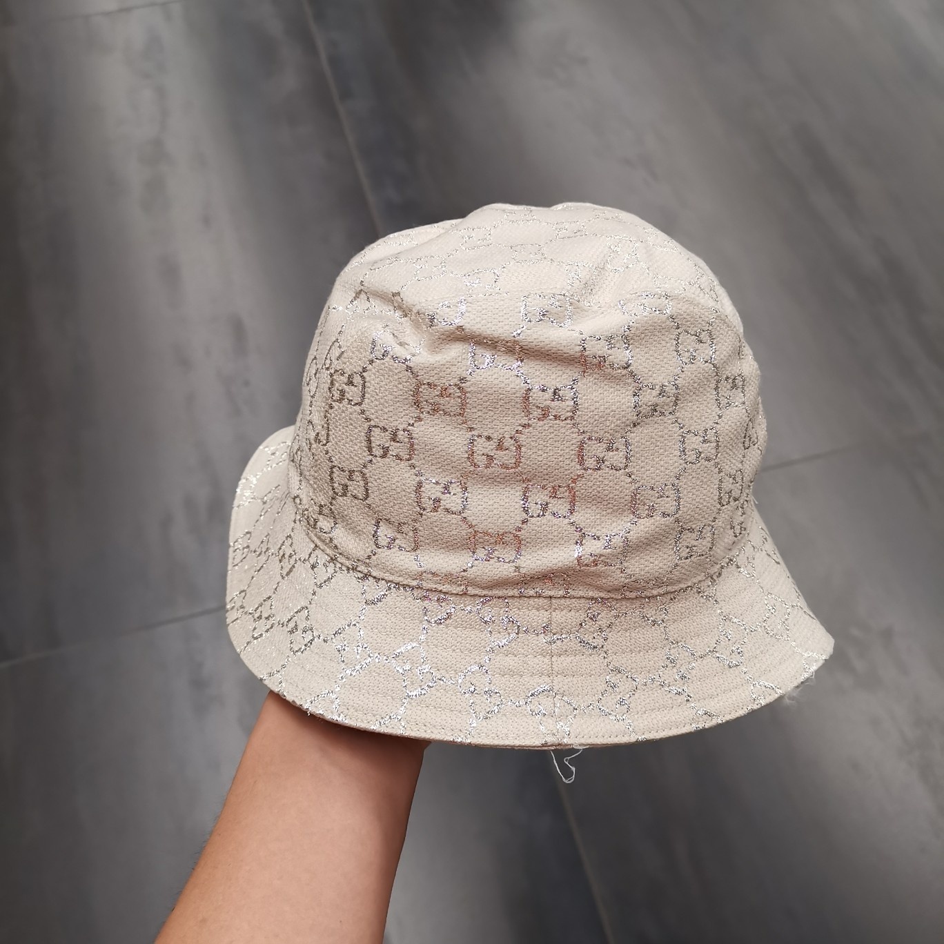 Gucci Metallic Logo-jacquard Bucket Hat In White