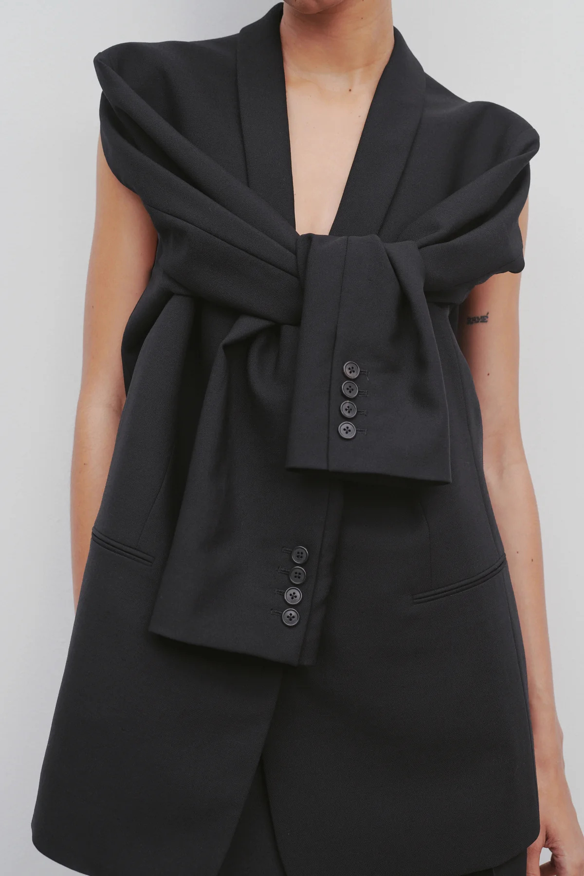 The Row Cowal Cut-out Blazer In Black
