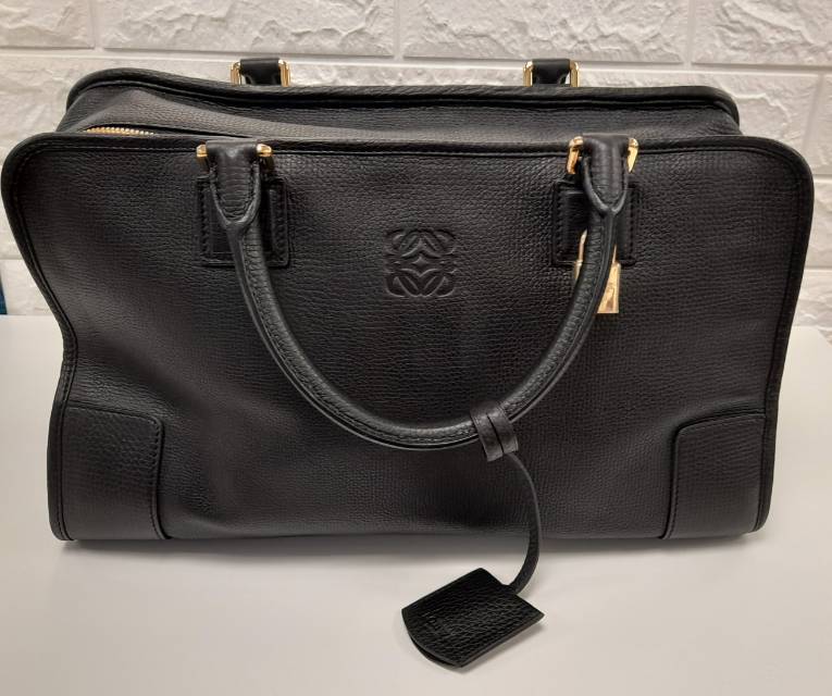 Loewe Logo Tote Bag In Black