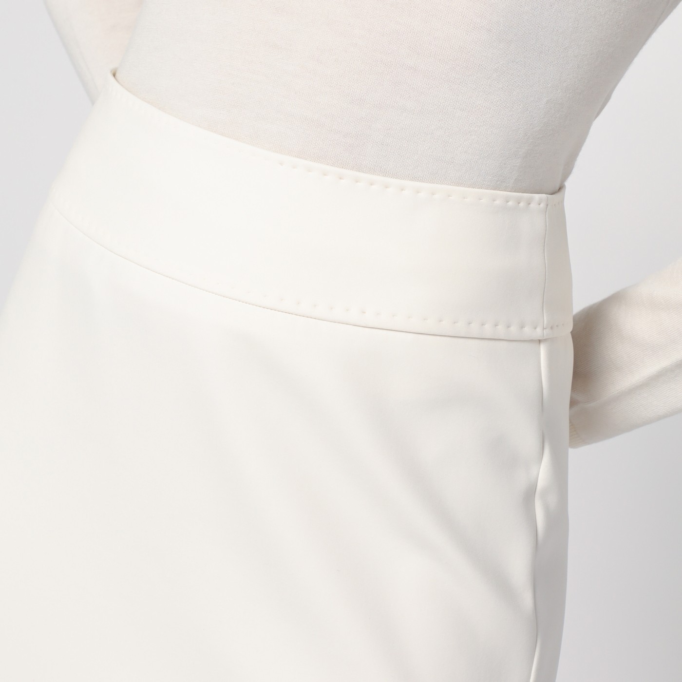 Max Mara Mid-calf Viscose Blend Skirt With Design In White