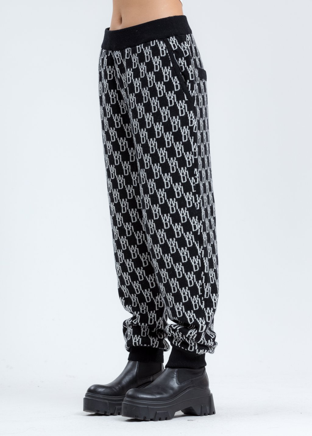 We11 Done Intarsia Knit Track Trousers In Black